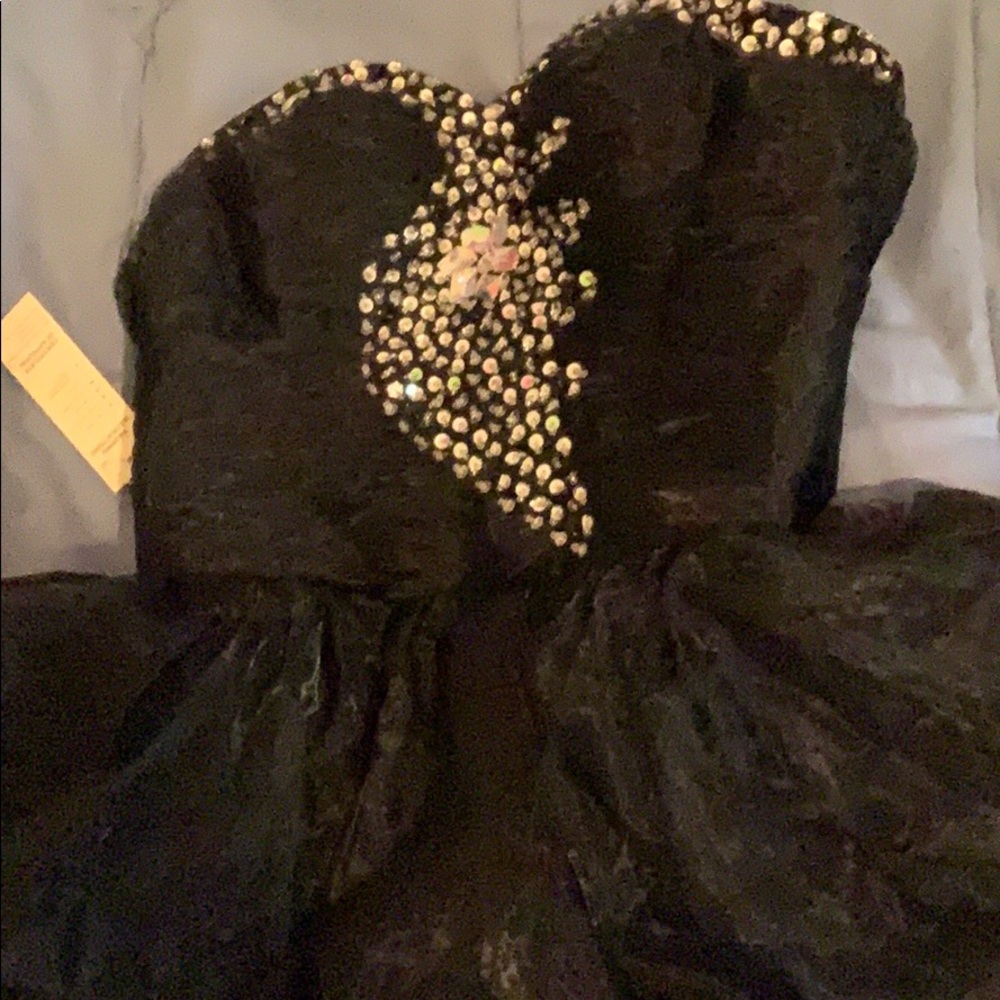 Formal/prom dress NEVER worn